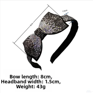 Détails du serre-tête nœud en strass montrant 8cm de long pour le nœud et 1.5cm de large