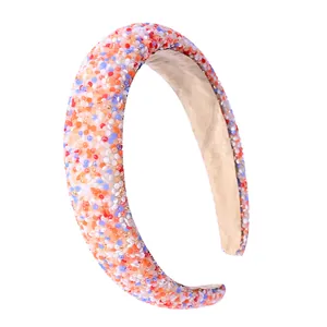 Serre-tête large élégant avec perles colorées et doublure satinée pour un style chic