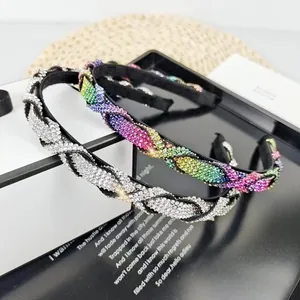 Diadema trenzada de lujo con brillantes diamantes de imitación en plata y arcoíris