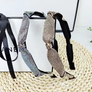 Serre-tête à nœud en cristaux scintillants avec strass multicolores et tissu élégant