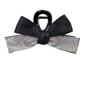 Pince à cheveux vintage élégante avec nœud noir et strass colorés étincelants