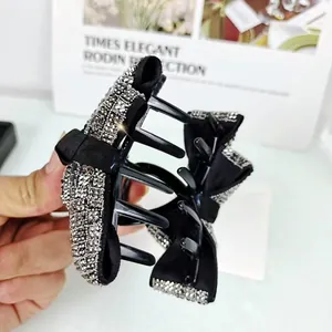 Pince à cheveux élégante avec nœud en strass pour coiffures de femmes et style quotidien