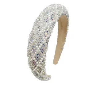 Serre-tête rembourré de perles pour femmes avec strass irisés et perles blanches de luxe
