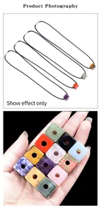 Makroansicht von 16mm quadratischen Amethyst- und Achatperlen für DIY-Schmuckherstellung