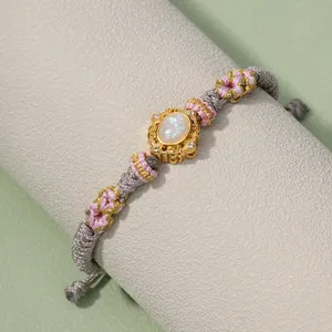 Handgefertigtes gewebtes Armband mit Opal-Zierstück und verstellbarem Seidenband