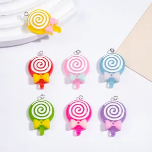 Set di 7 ciondoli a forma di lecca-lecca colorati in resina con fiocchi per il fai da te