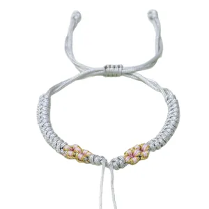 Handgewebtes Pfirsichblütenknoten Armband mit verstellbarer silbergrauer Schnur