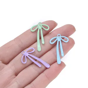 Pendentifs nœuds en alliage couleurs macaron en violet, vert et bleu pour bijoux DIY