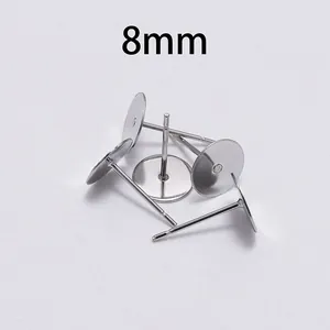 Vista dettagliata delle basi per orecchini da 8mm in acciaio argento per gioielli DIY