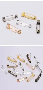 Vue détaillée de bases d'épingles à nourrice pour broches DIY avec supports à trois trous