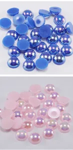 Détails macro de demi-perles AB bleu et rose pour le nail art et loisirs créatifs