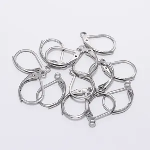 Détail de crochets de boucle d'oreille à ressort en acier inoxydable pour bijoux DIY