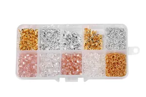 Detailliertes DIY-Schmuckset mit gemischten Metallteilen und facettierten Kristallperlen
