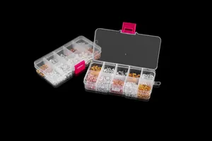 Detailansicht einer 10-Fach Box mit Perlen und Zubehör für DIY Schmuckherstellung