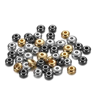 Dettaglio di perline distanziatrici rotonde da 6mm in oro argento e nero per gioielli DIY