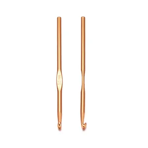 Uncinetto professionale da 5,5 mm in alluminio oro rosa per lavori di maglia e fai da te