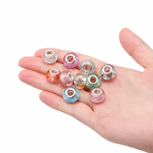 Cuentas de resina coloridas con purpurina y agujeros metálicos para pulseras