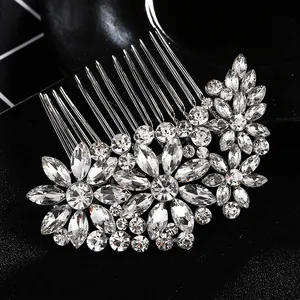 Peigne à cheveux de mariée luxueux avec fleurs en alliage argenté et strass en cristal