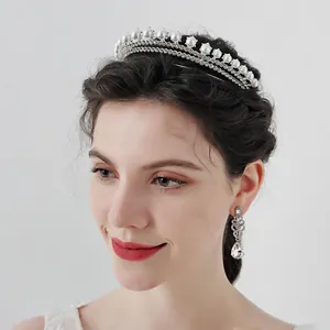 Elegante Tiara de Corona de Varias Capas de Aleación Con Perlas de Imitación y Strass para Boda Novia Banquete Fiesta Cumpleaños Mujer Joyería para el Cabello