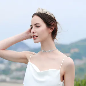 Corona de Novia Barroca con Diamantes de Imitación Vintage Tiara de Aleación de Lujo Flor para Boda Fiesta Mujer Accesorios para el Cabello