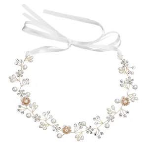 Serre-tête de mariée exquis avec fleurs blanches, cristaux et perles sur fil doré