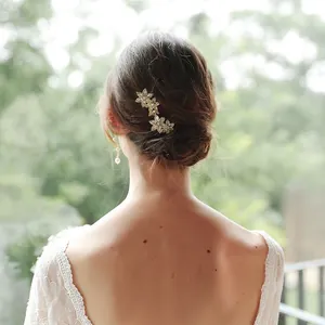 Épingle à cheveux de mariée fleur dorée élégante avec strass brillants pour mariage
