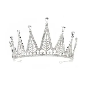 Luxueuse couronne de mariée argentée avec strass scintillants et cristaux pour mariages