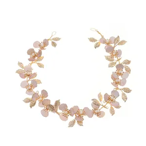 Handgefertigtes Braut-Stirnband mit rosa Blüten, Goldblättern und Perlen für Hochzeiten