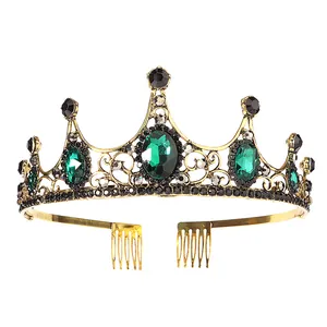 Corona barocca dorata con gemme verde smeraldo e strass per acconciature da sposa