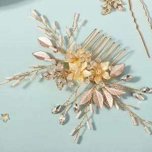 Accessori per capelli da sposa con fiori dorati e strass fatti a mano per nozze