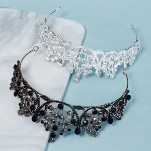 Brautkronen im Barock-Stil mit Strasssteinen in Silber und gotischem Schwarz