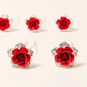Épingles à cheveux mariée avec roses rouges et strass brillants en forme de U