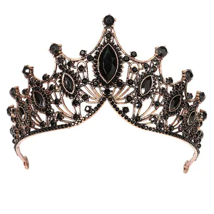 Corona barocca vintage in bronzo con strass neri e design gotico di lusso