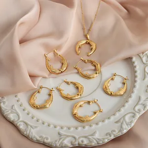 Parure de Bijoux en Acier au Titane Plaqué Or 18K Pendentif Queue de Baleine Dauphin Collier et Boucles d'Oreilles pour Femme