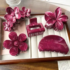 Elegante Molletta per Capelli con Motivo Marmorizzato e Forma Floreale Grande Clip a Squalo Rosso Vino Accessori in Acetato per Donna