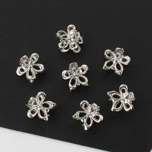 Mini pinzas para el cabello con flores de aleación de plata y diseño de cinco pétalos