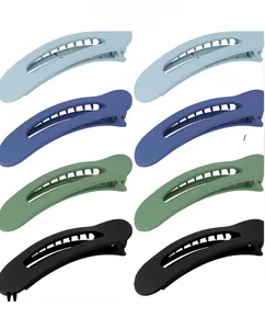 Barrettes banane mates en quatre couleurs comprenant le bleu, le vert et le noir