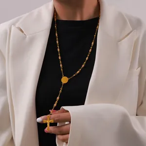 Μακρύ χρυσό κολιέ από τιτάνιο με σταυρό και ροζ χάντρες για γυναίκες σε στυλ χιπ χοπ