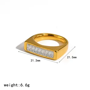 Elegante anello in acciaio inossidabile placcato oro 18k con zirconi rettangolari, 6,6 g