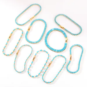 Kollektion von 18 Karat vergoldeten Türkis-Tennisarmbändern mit verschiedenen Steinformen