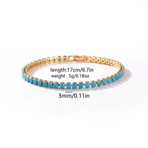 Detailansicht eines minimalistischen 18k vergoldeten Türkis-Krallenarmbands mit Maßen
