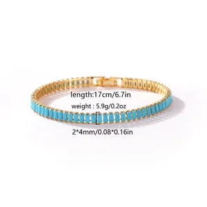Detail eines vergoldeten Türkis-Gliederkettenarmbands mit Längen- und Gewichtsangaben
