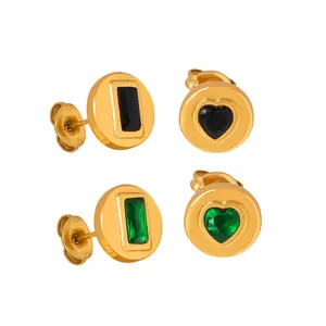 Lot de boucles d'oreilles vintage dorées 18k avec pierres cœur et verre émeraude