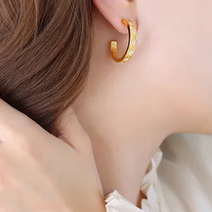 C Vormige Oorbellen Titanium Staal 18K Verguld Zirkonia Sterren Gravure Retro Geometrische Sieraden Dames