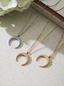 Set di tre collane in acciaio inossidabile con ciondoli a mezzaluna e pietre di zircone