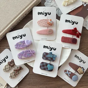Mignons Barrettes à Cheveux en Tissu Écossais pour Filles Nœud Papillon Broderie Ours Étoile Cœur Accessoires Cheveux