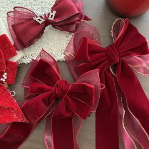 Fiocchi festivi per capelli in velluto bordeaux con perle e strass per bimbe
