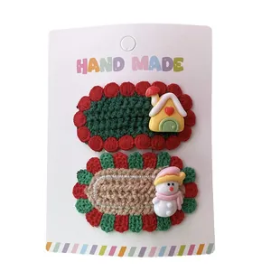 2er-Set handgefertigte Weihnachts-Strickhaarklammern mit Schneemann und Häuschen