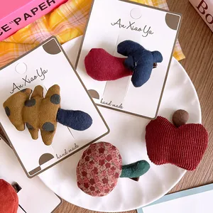 Lindas pinzas para el cabello hechas a mano de tela con formas de frutas para niñas