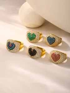 Macro de bagues cœur bohèmes avec zircons 5A déclinées en plusieurs couleurs de gemmes